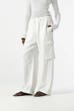 Load image into Gallery viewer, Laurel Relaxed Cargo Pant - White