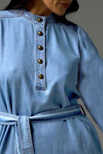 Load image into Gallery viewer, Snapshot Dress - Light Washed Denim